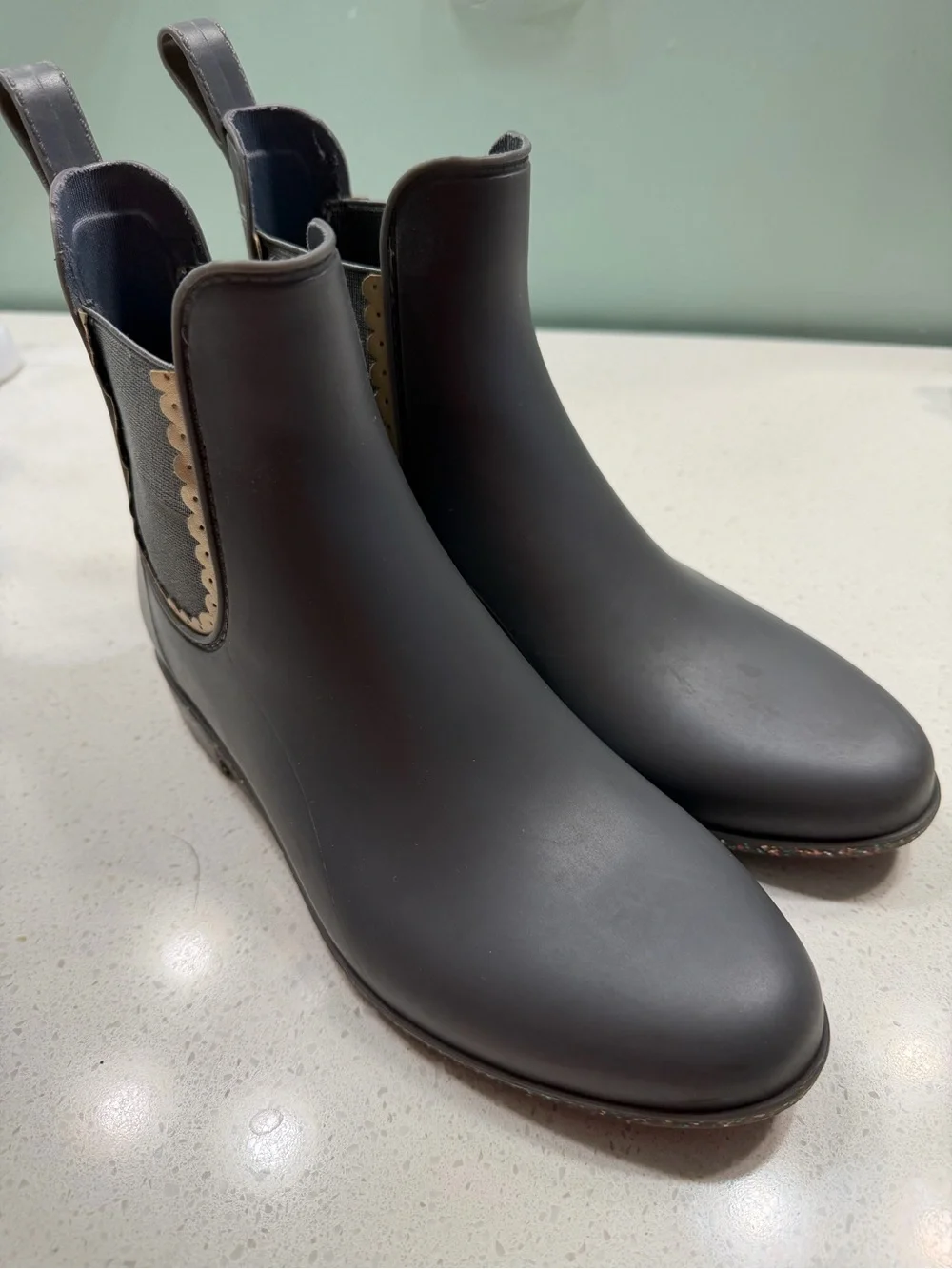 Jack Rogers Gray Chelsea Rain Boots Glitter Sole Size 7